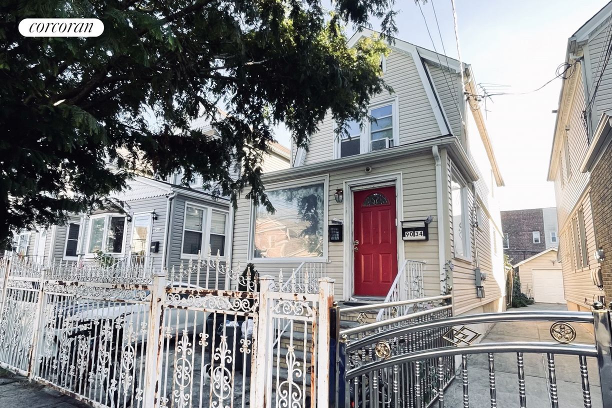 Primary Photo - 90-34 199th St