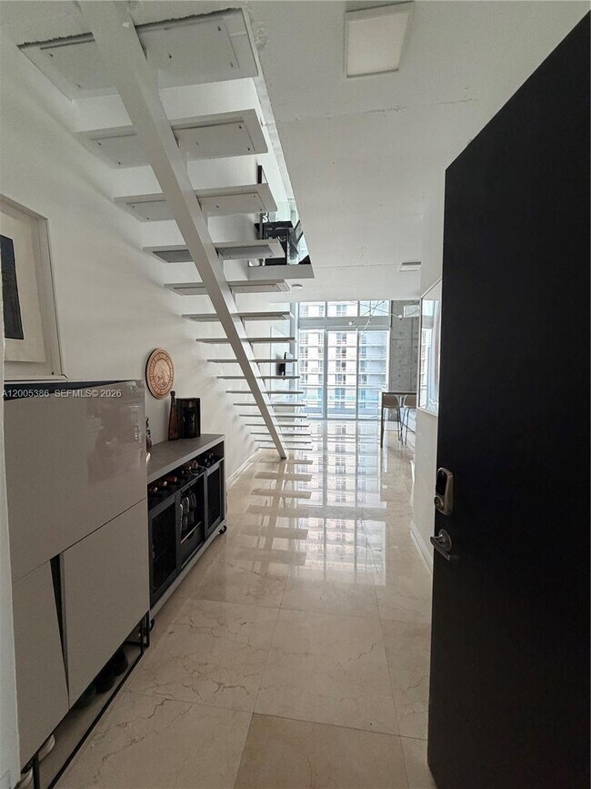Foto del edificio - 690 SW 1st Ct