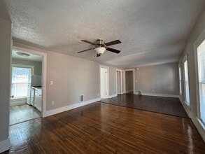 Building Photo - 164-166-166 Meigs St