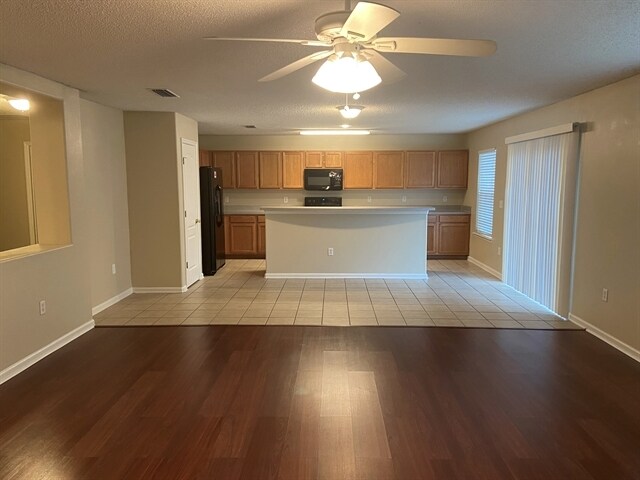 Foto del edificio - 11542 Brian Lakes Dr