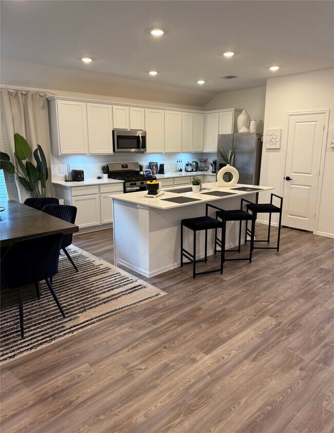 Foto principal - 3618 Oakvale Dr