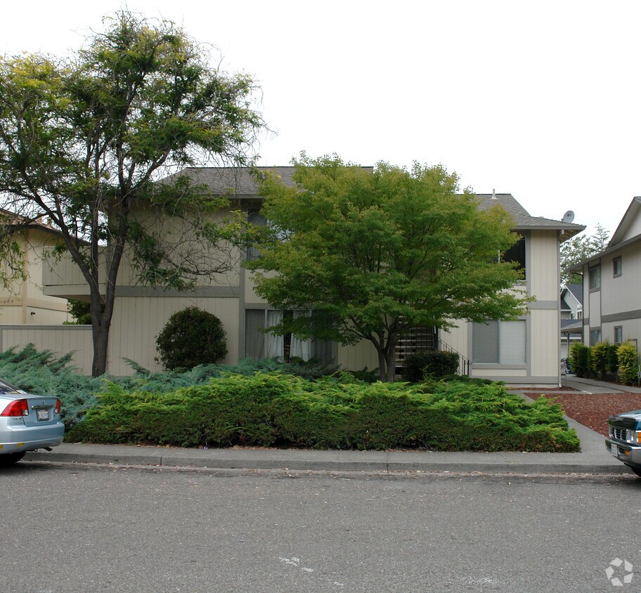 Building Photo - 905 Kirsten Ct