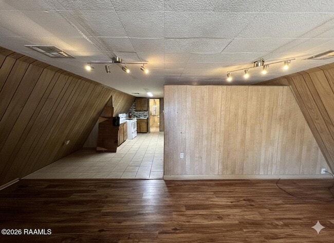 Building Photo - 547 E Pont Des Mouton Rd