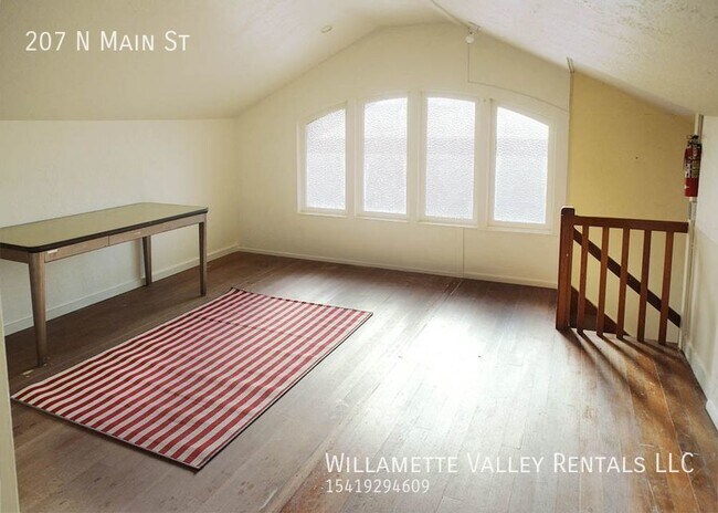 Foto del edificio - Available Now - Furnished studio apartment...