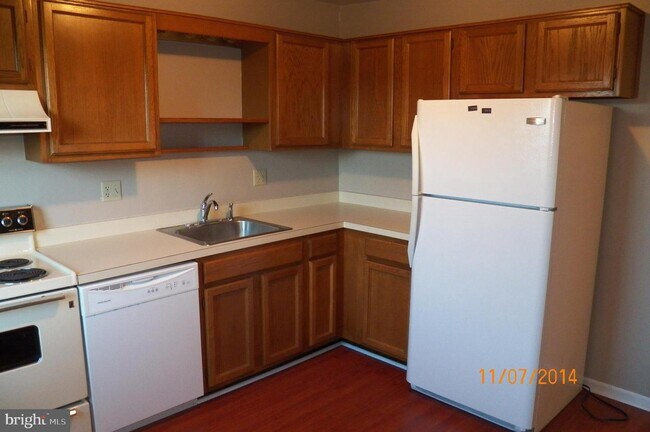 Foto del edificio - 909 Old Silver Springs Rd