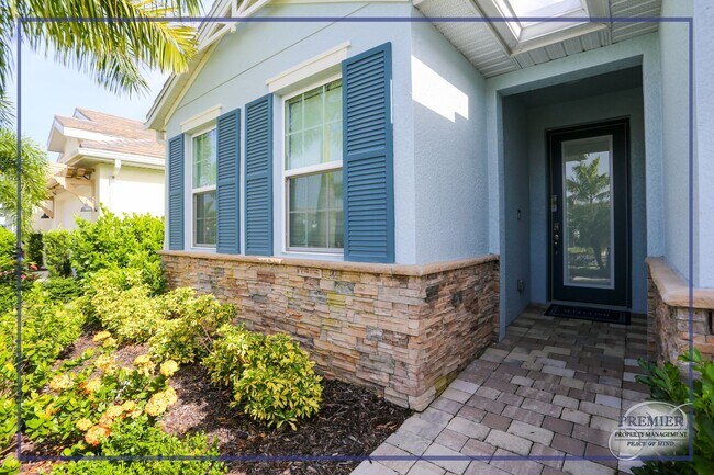 Foto del edificio - ***STUNNING 4 BEDROOM HEATED POOL HOME IN ...
