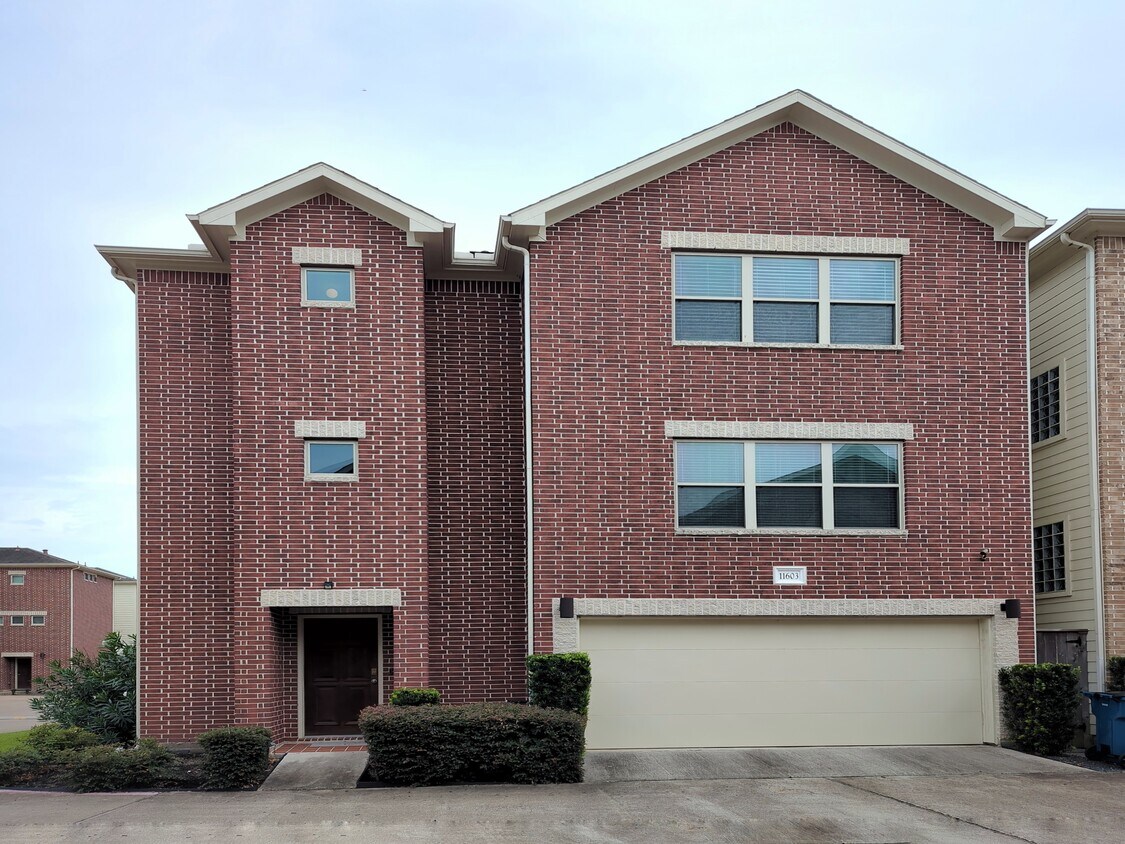 Foto principal - 11603 Main Spruce Dr
