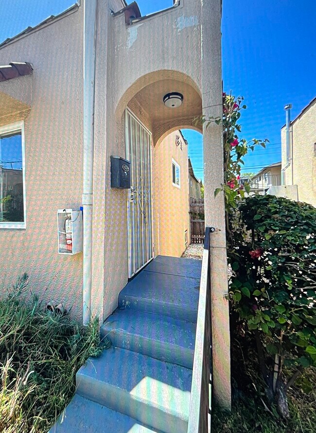 Foto del edificio - 1018 Boynton St