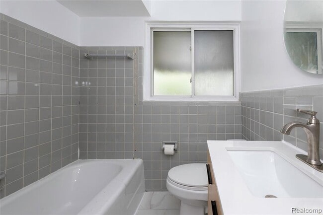 Foto del edificio - 26211 Linwood St