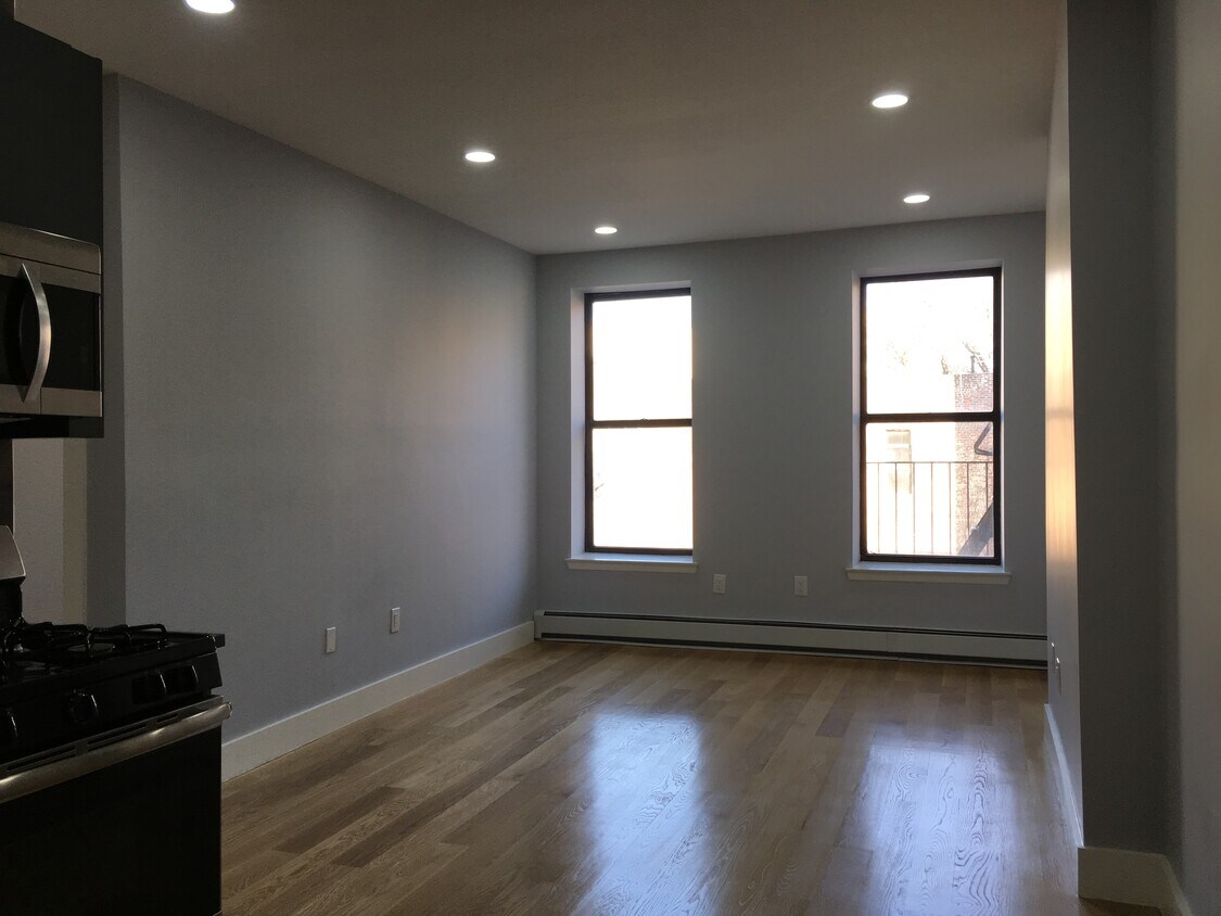 Primary Photo - 2228 1st Ave
