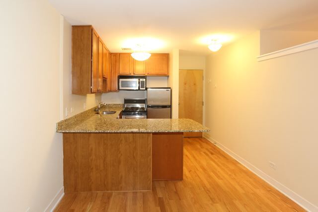 Foto del edificio - 628 W Wrightwood Ave