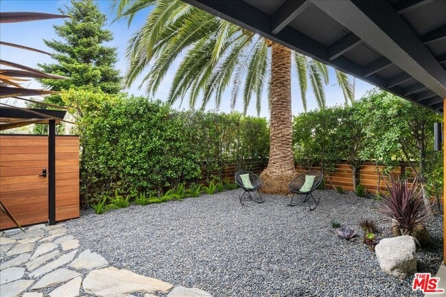 Foto del edificio - 4027 Moore St