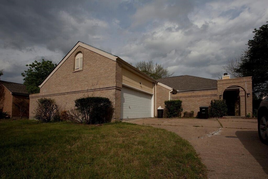 Foto principal - 6318 Crakston St