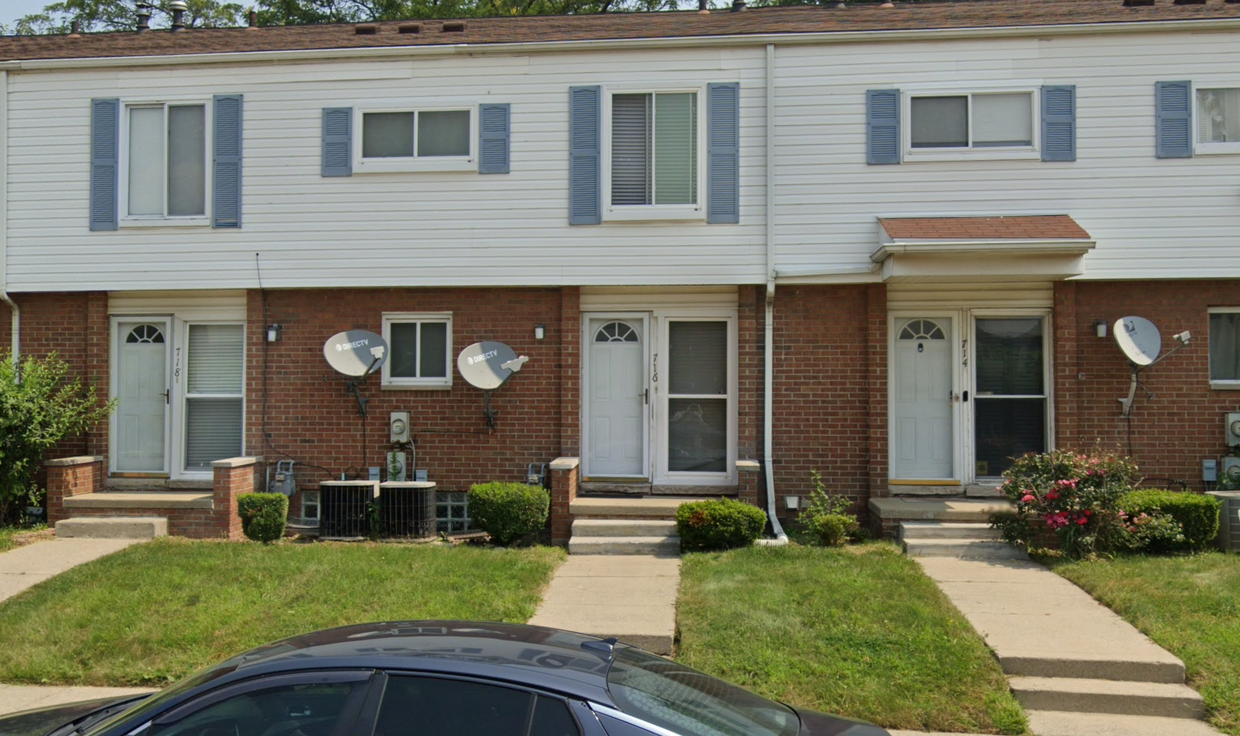 Primary Photo - 716 Saint Maron Pl