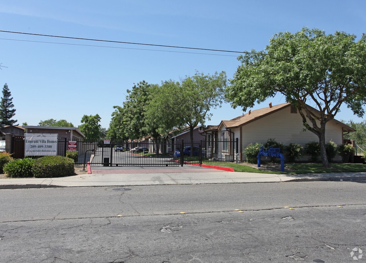 Primary Photo - Emerald Villas Cottage Homes
