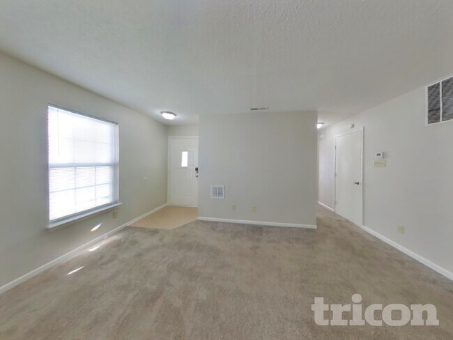 Foto del edificio - 2414 Summerwood Ln