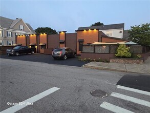 Building Photo - 609 Armistice Blvd
