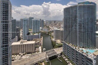 Building Photo - 465 Brickell Ave