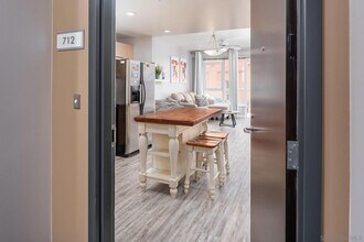 Building Photo - 1431 Pacific Hwy