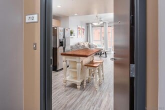 Building Photo - 1431 Pacific Hwy