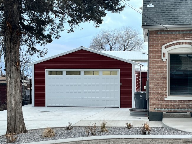 2 Car detached garage - 555 N 300 E