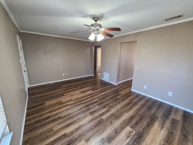 Building Photo - Coming August 2025... Charming 2-Bedroom H...