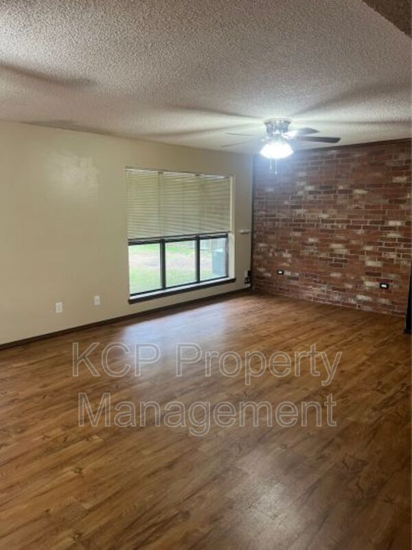 Building Photo - 1503 15th Terrace