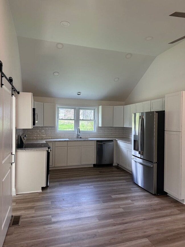 Photo - Powell 37849 - Completely Renovated, 2 bedroom, 1 bath Rancher - Contact Kenna Stephens (865) 604... House
