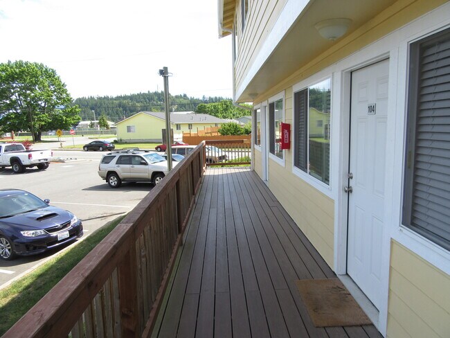 Deck entry - 207 N Norris St