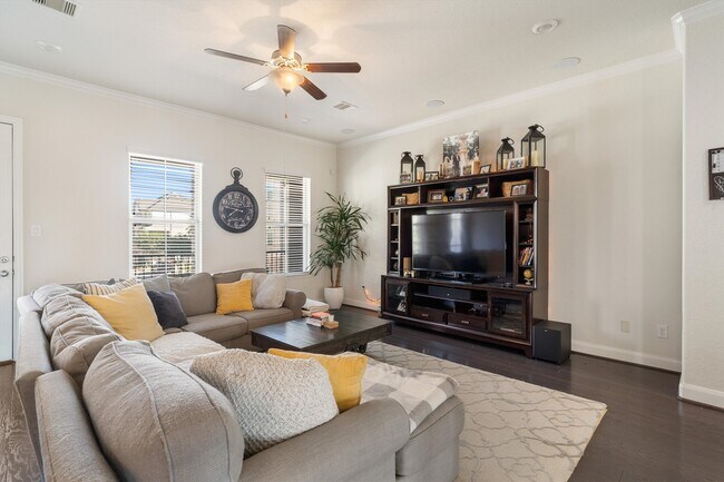 Foto del edificio - 8917 Wind Springs Dr