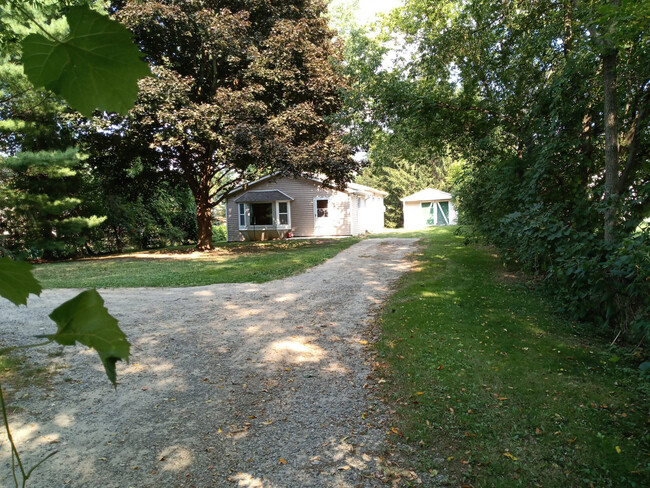 Building Photo - 801 Sanders