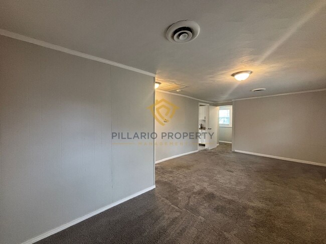 Building Photo - 2422 Coyner Ave