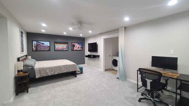 Foto del edificio - 5814 Highland Pass