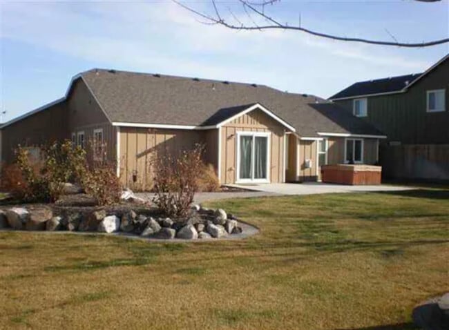 Backyard - 420 S Penn Pl