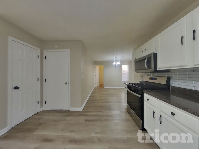 Foto del edificio - 4250 Donna Way