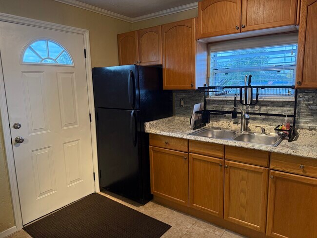 Cocina - 4126 35th Ave N