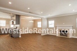 Great Room Entry - 311 Carnelian St