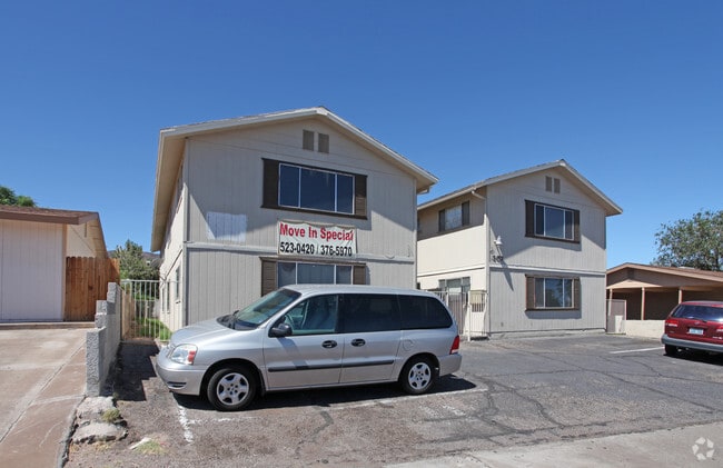 Building Photo - V&R Apartments