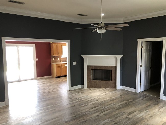 Building Photo - 752 Briars Bend
