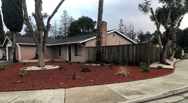 Building Photo - 1670 Ridgetree Way