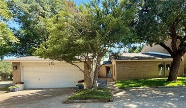 Building Photo - 3701 Hulen Park Dr