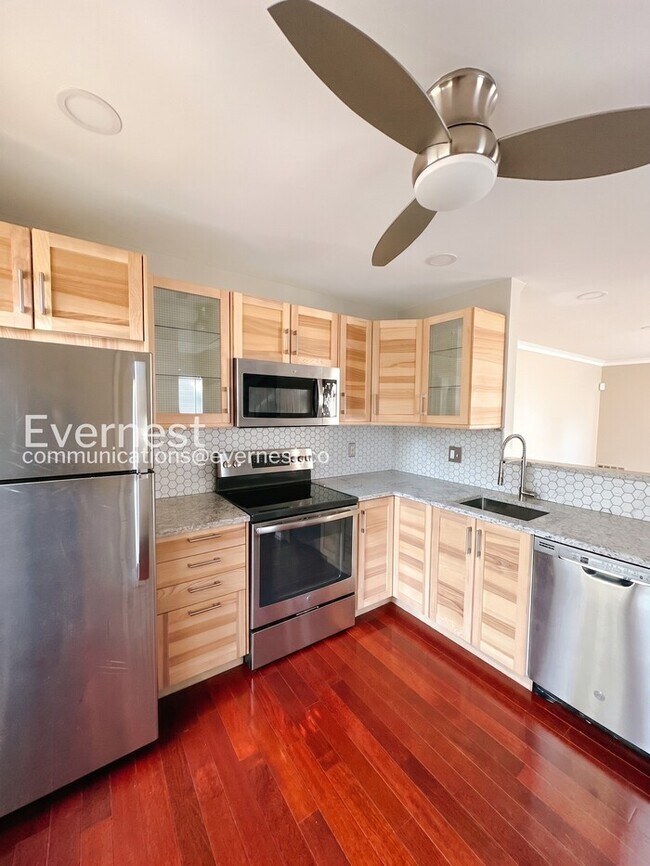Foto del edificio - 2 Bed/1.5 Bath Townhome with Garage / Vouchers Accepted / Available Now!