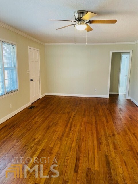 Building Photo - 4395 Maple Dr