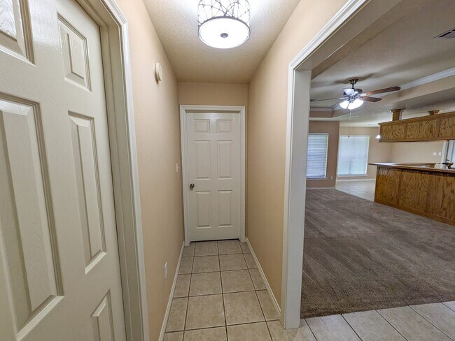 Foto del edificio - 6008 Wheeler Rd