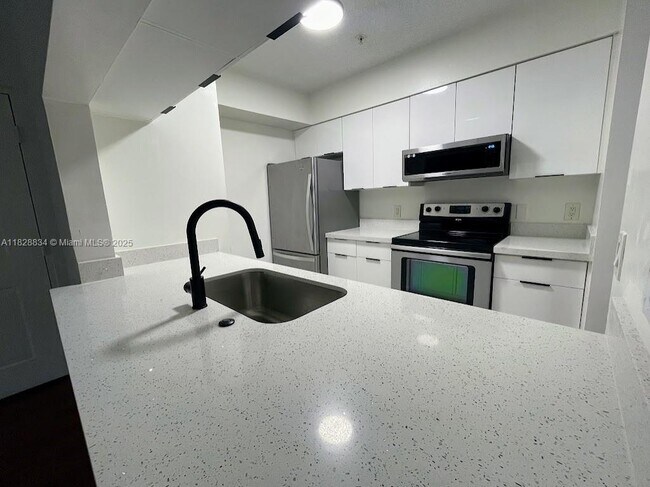 Foto del edificio - 12124 St.Andrews Pl