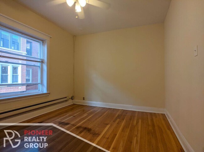 Foto del edificio - 4421 N Wolcott Ave
