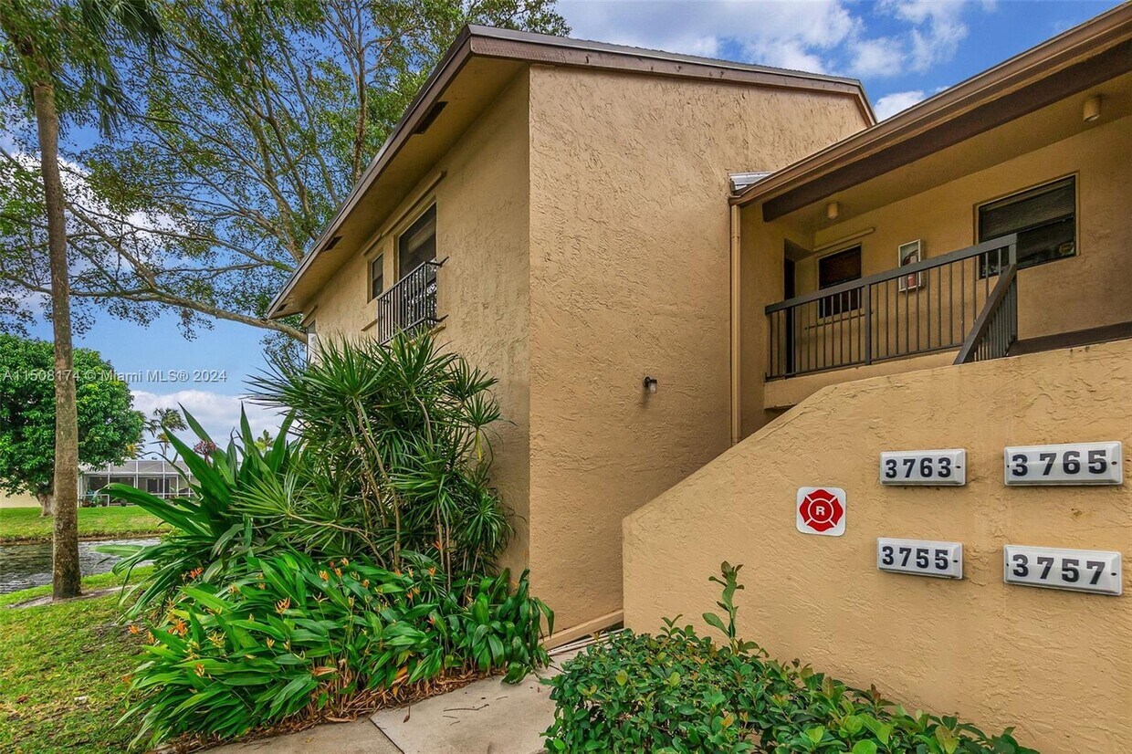 Primary Photo - 3763 Cocoplum Cir