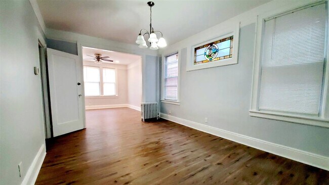 Building Photo - 151 W 33rd St