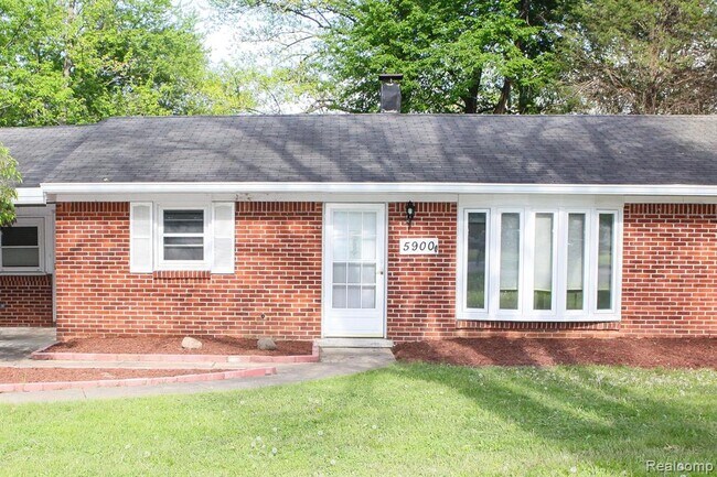 Foto del edificio - 5900 Wright Dr