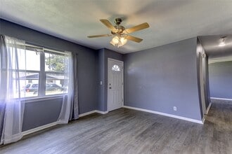 Building Photo - 1415 Phoenix Dr